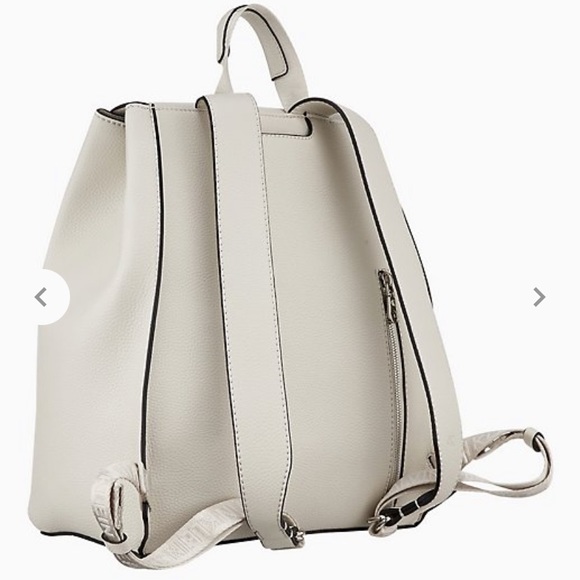 Ultra Light Flap Backpack - Picture 2 of 4